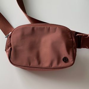 Lululemon belt bag - like new